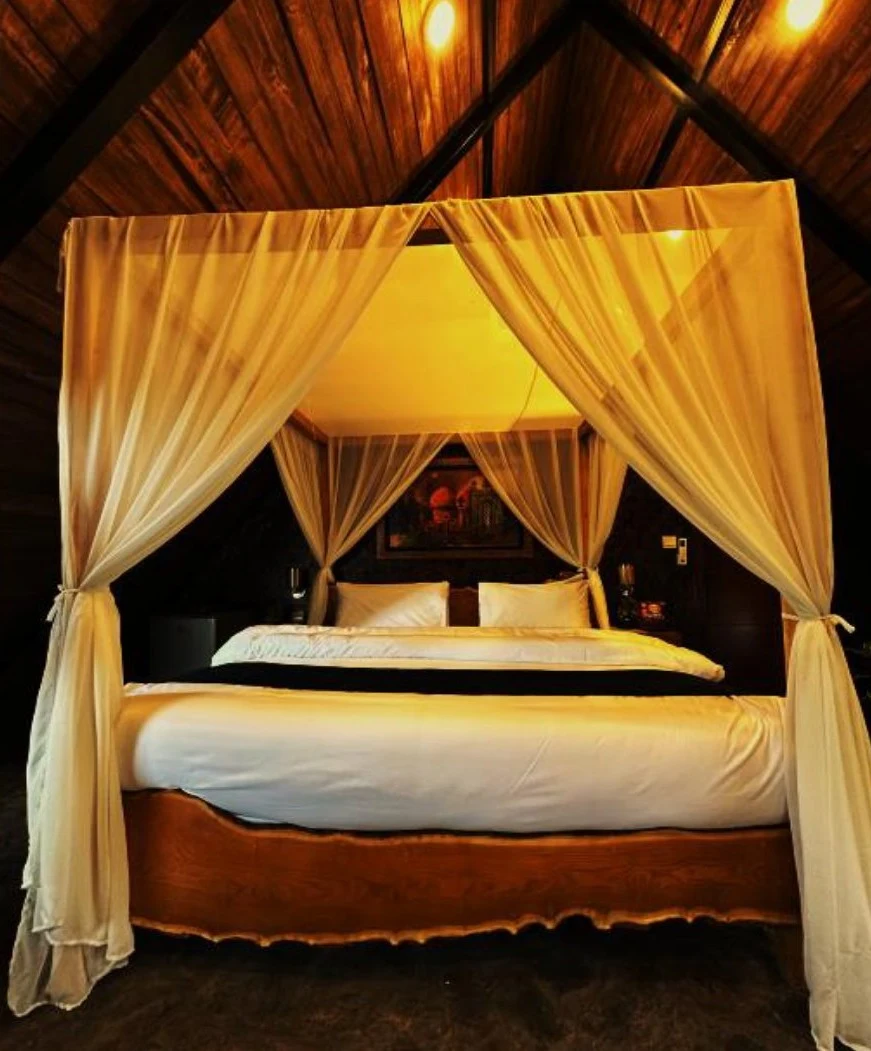Executive Hut