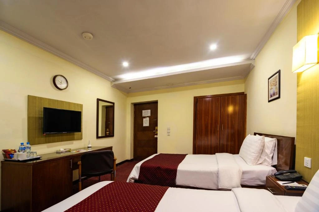 Hotel One Mall Road photo 2