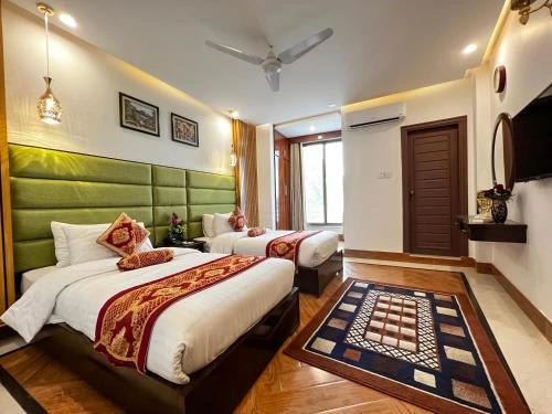 Deluxe Twin/Double Room