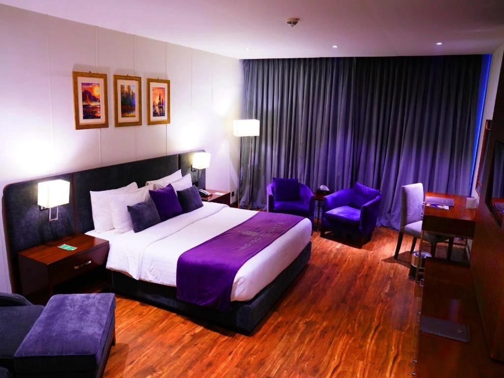 Deluxe Twin/ King Room